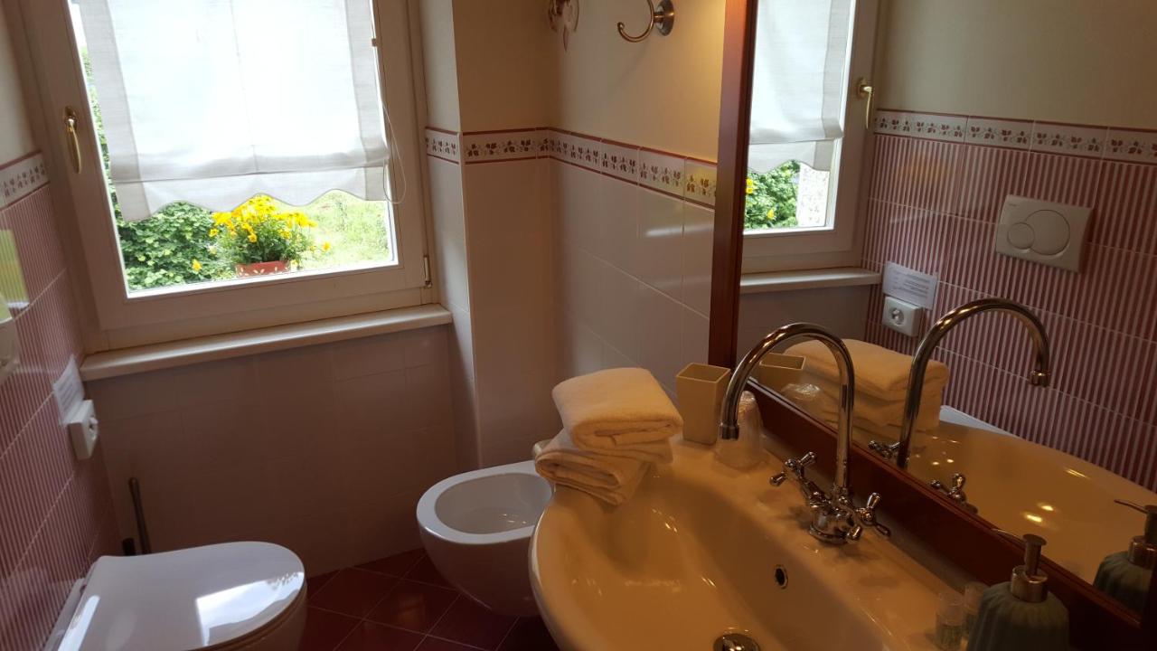B&B Poggio Caiar Caprino Veronese Pokoj fotografie